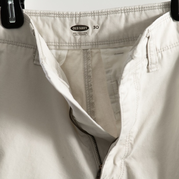 Mens Size 30 Old Navy Khaki Shorts - Picture 3 of 4